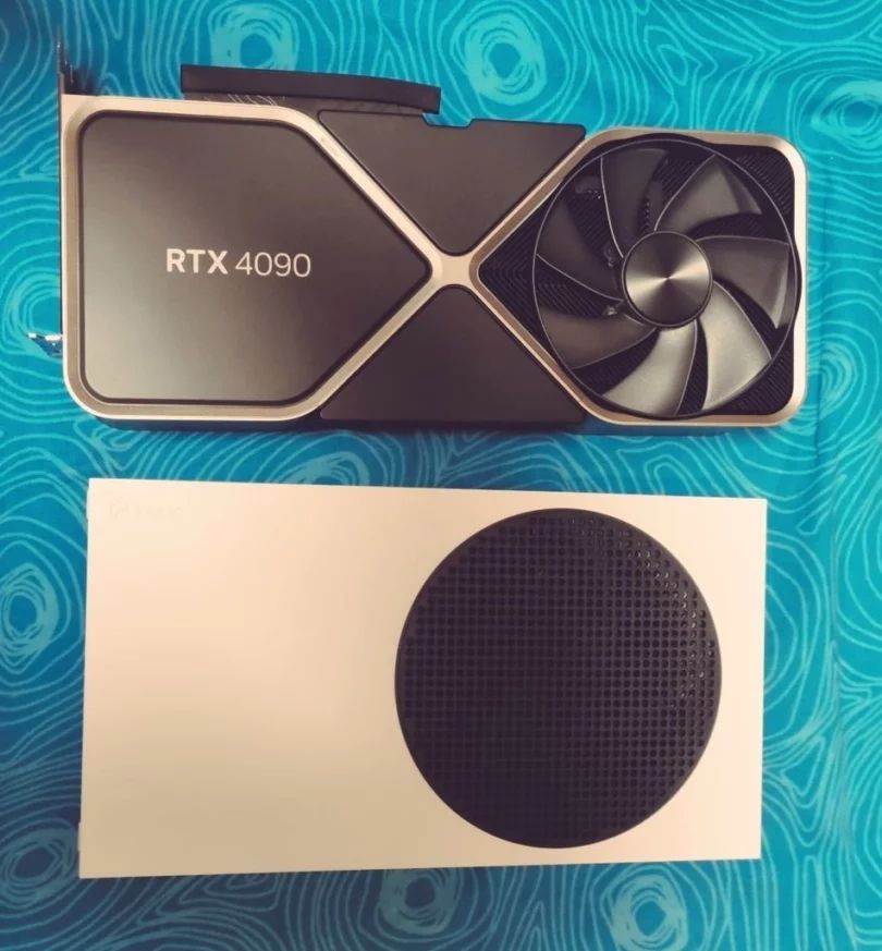
        В сети появились фотографии видеокарты NVIDIA RTX 4090 — по размерам почти как Xbox Series S
      
